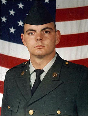 Sergeant Joey Hunt's official military photo